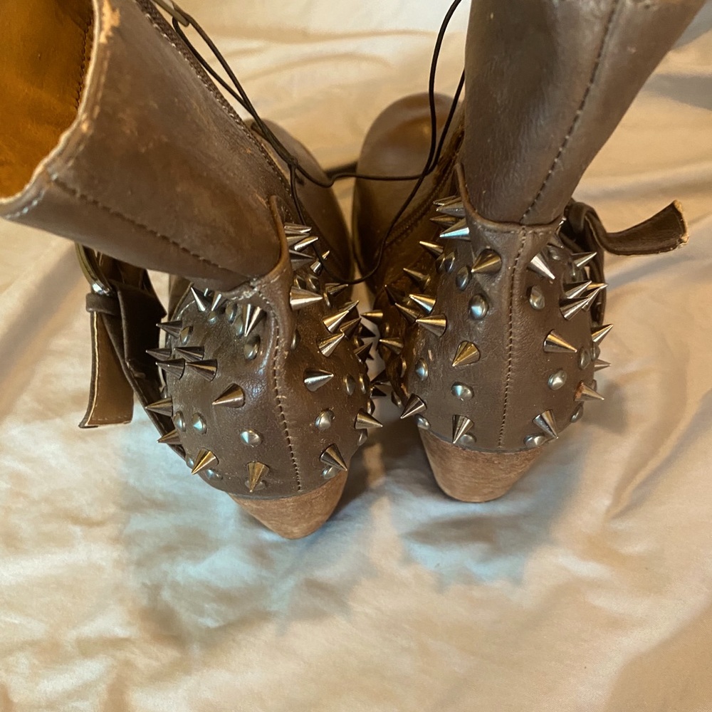 Spiked brown boots